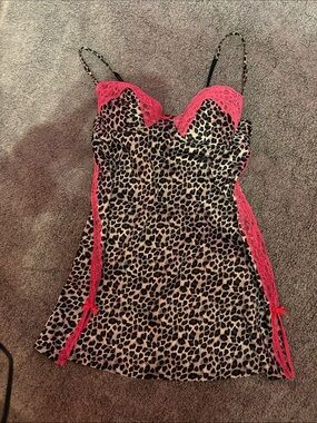 La SENZA Leopard Print Chemise with Hot Pink Lace Trim